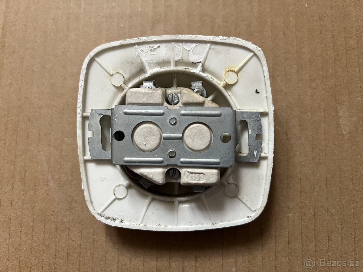 Staré elektro - Zásuvka Retro č.1 - 2