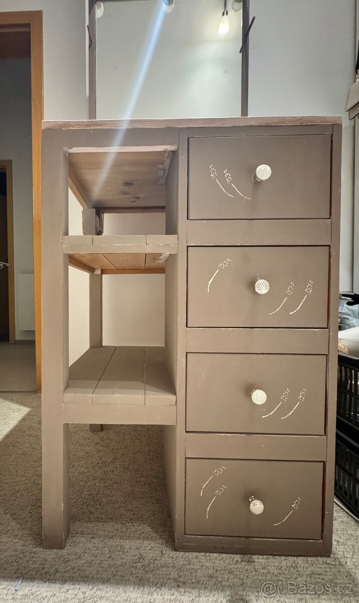 Taburet se srcadlem - 2