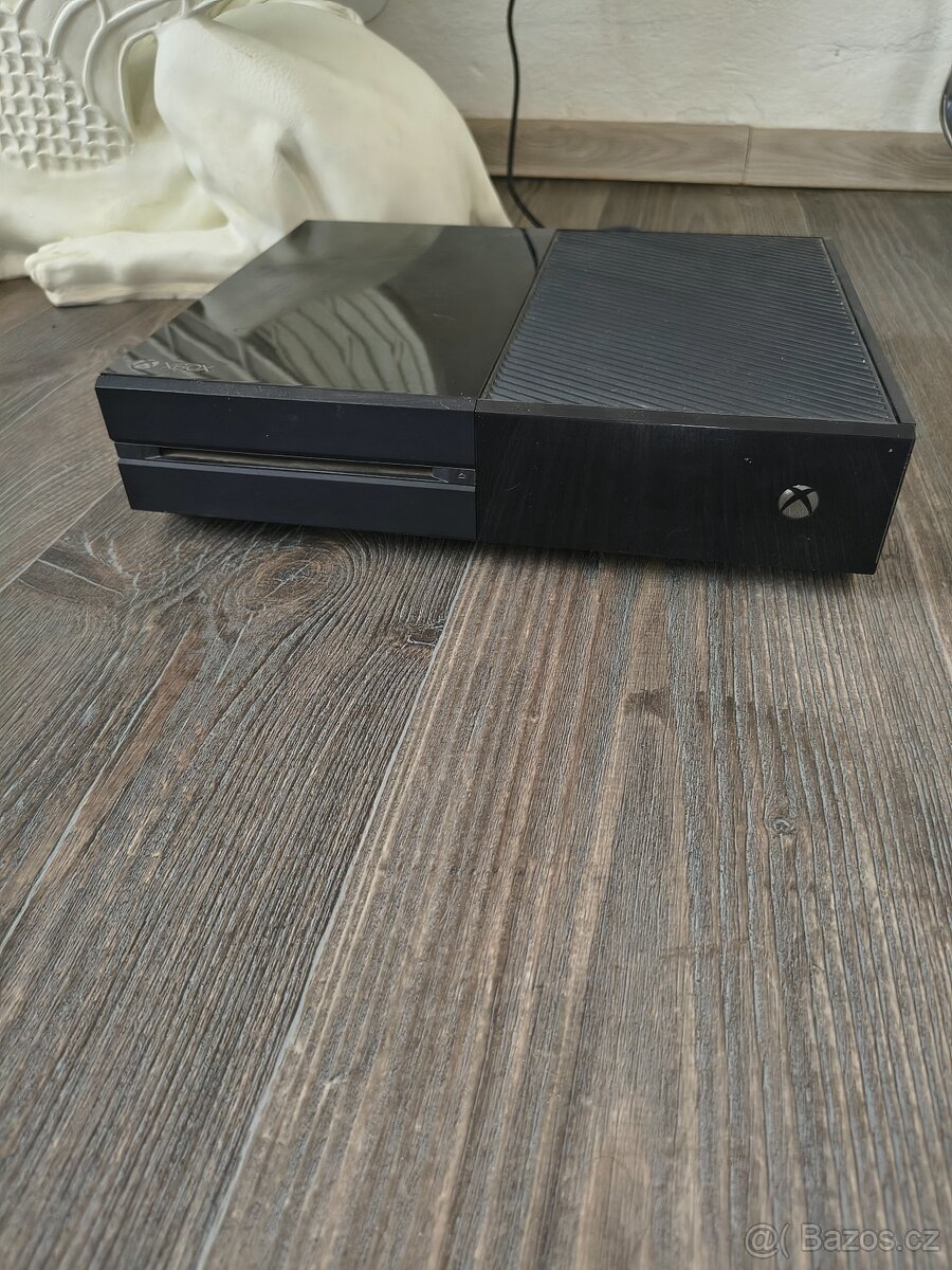 Prodám Xbox One 500GB - 2