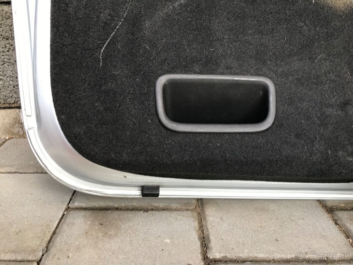 Seat Altea páté dveře barva L57Y, zadní světla - 2