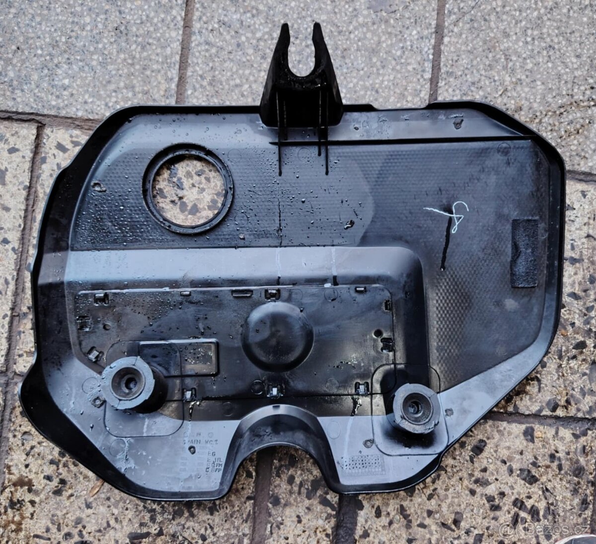 prodám vrchní a spodní kryt motoru na Škodu Fabii TDI - 2