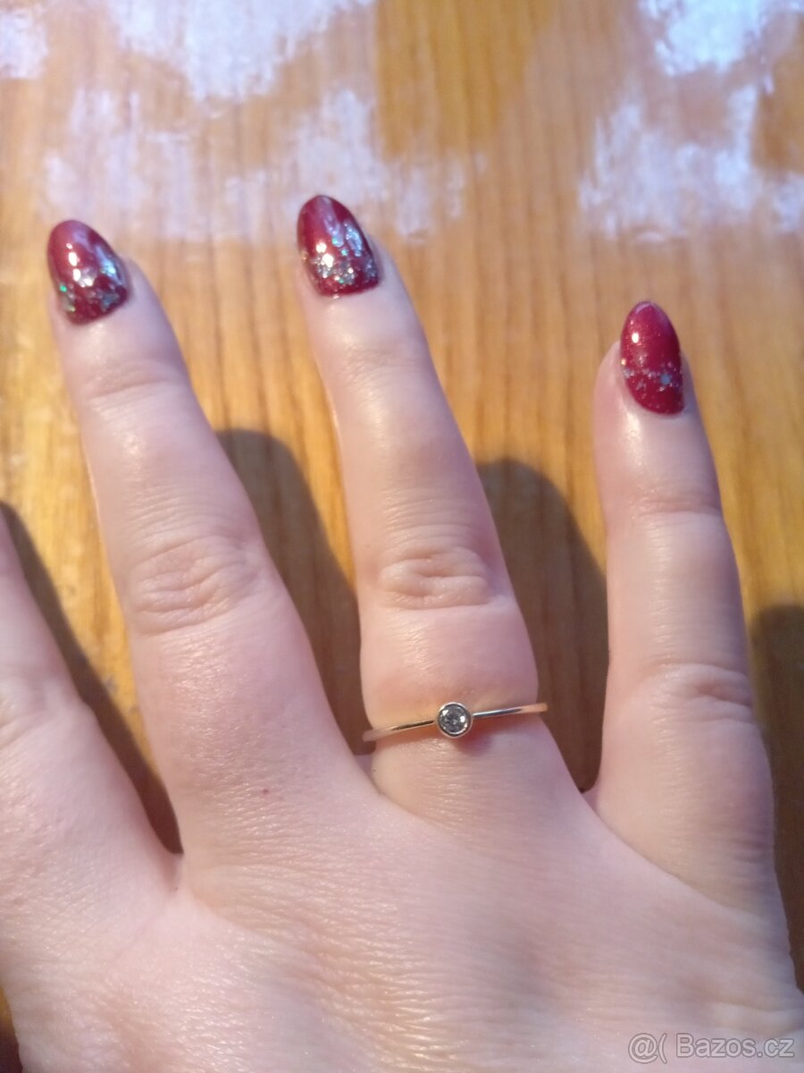 Zlatý prsten s diamantem - 2