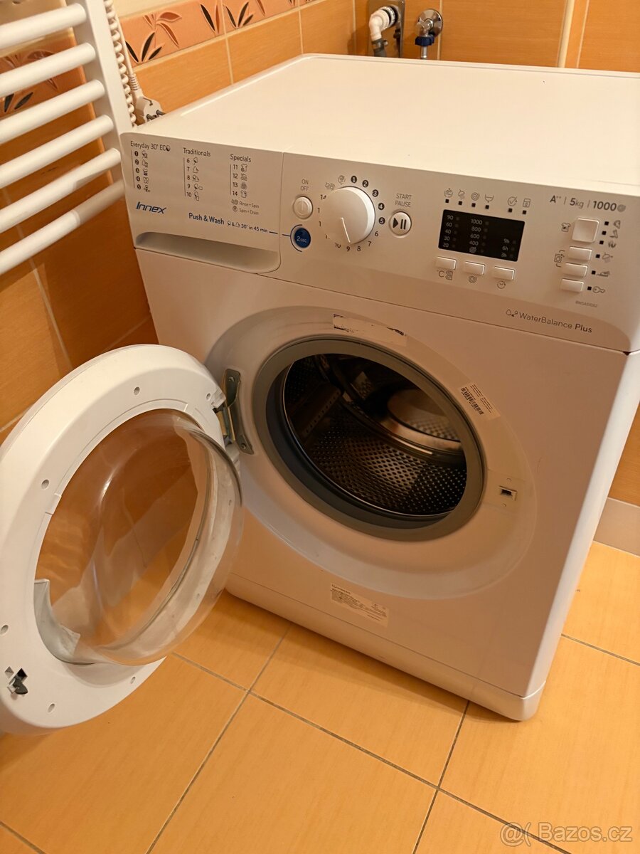 Pračka Indesit - 2