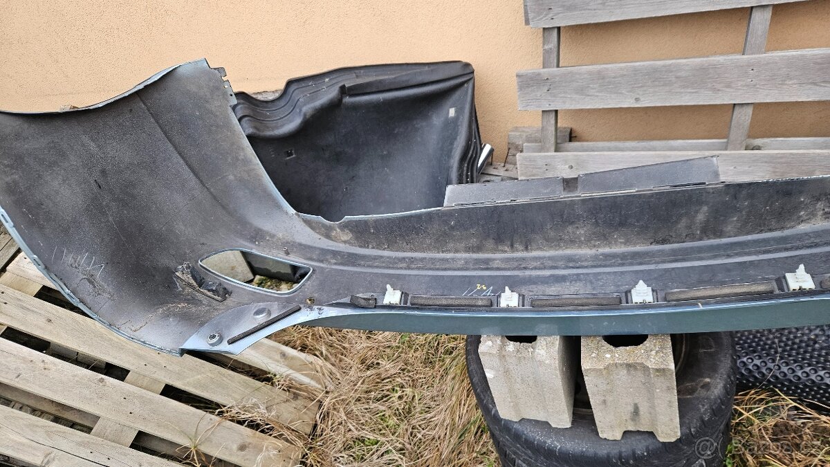 Mazda 5 zadní nárazník - 2