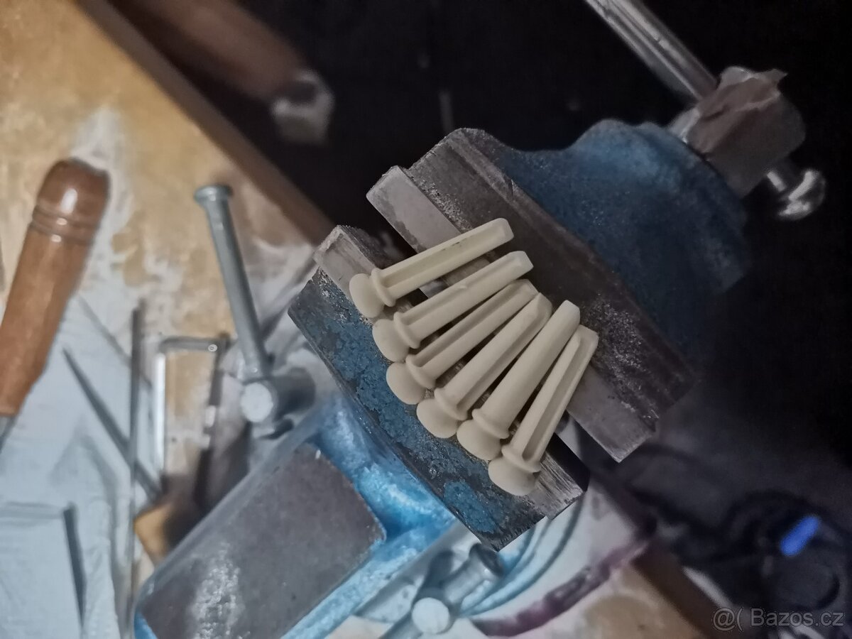 Kostěné kolíčky s ebenovou tečkou 5,35mm - 2