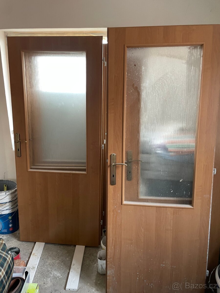 Dveře interierové prosklené s kováním - 2