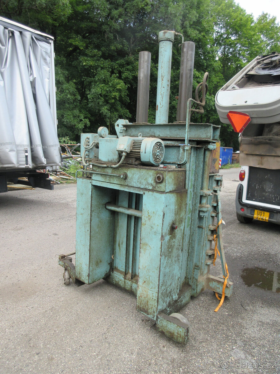 PAKETOVACÍ LIS NA PAPÍR, PLASTY - 2