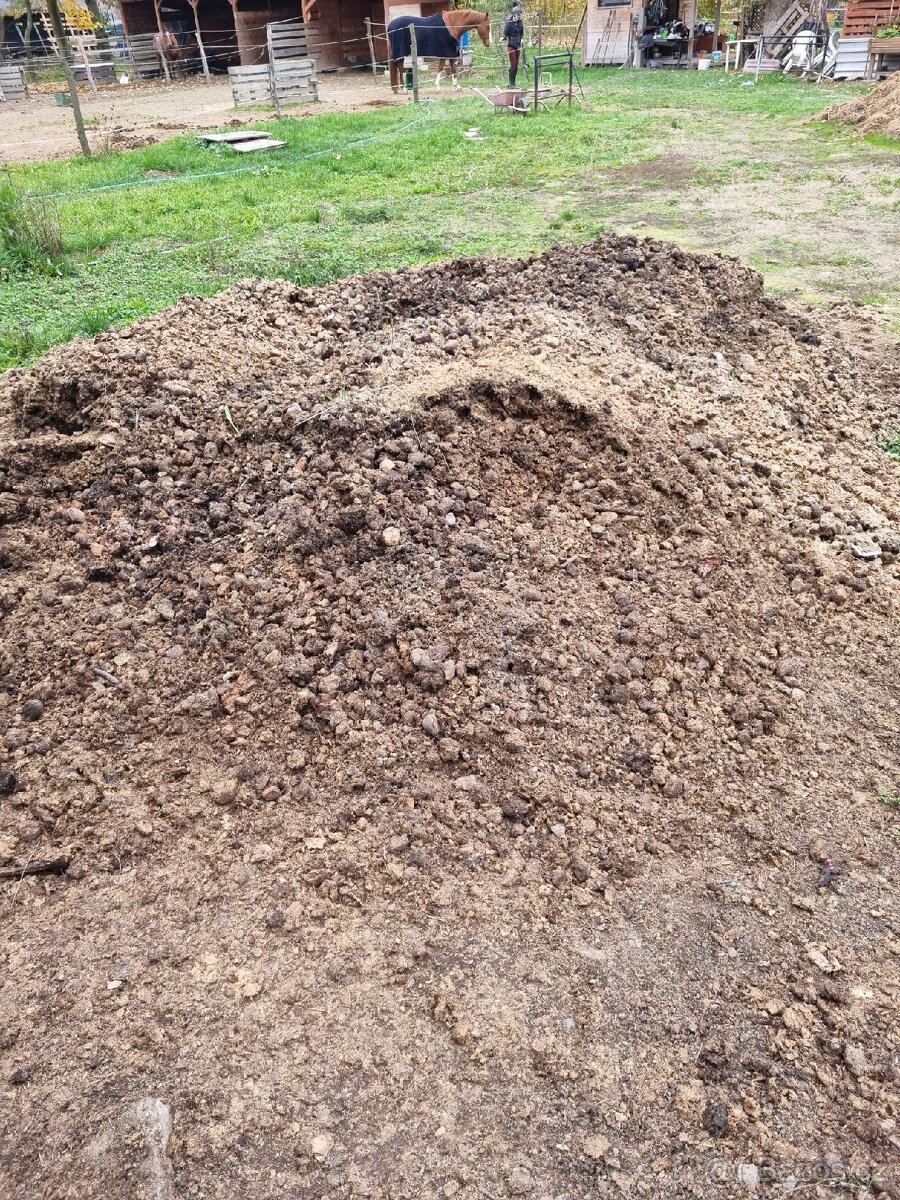 Koňský hnůj - 2