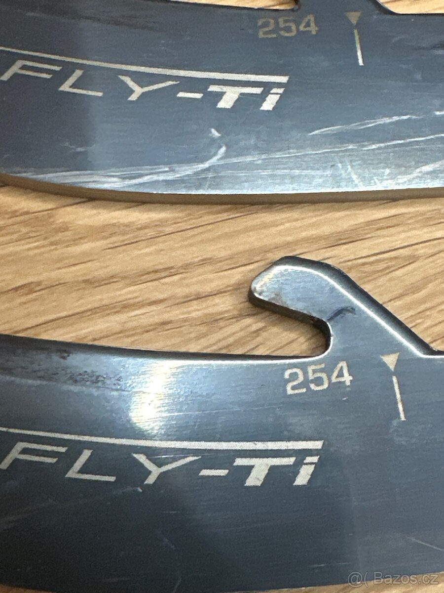 Nože do bruslí - 2