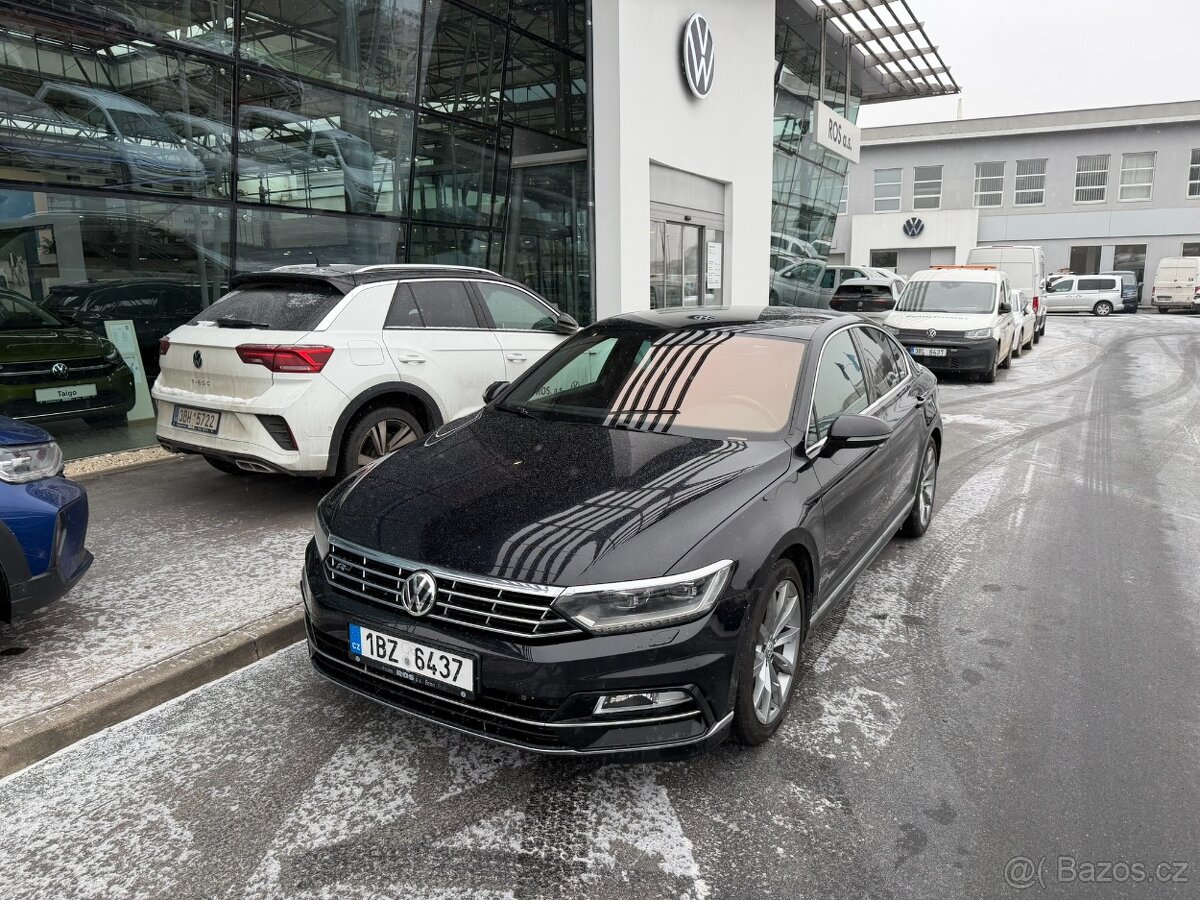VW PASSAT 1,8 TSI 132kW R-LINE DSG 05/2018, 1.maj ČR 54340km - 2