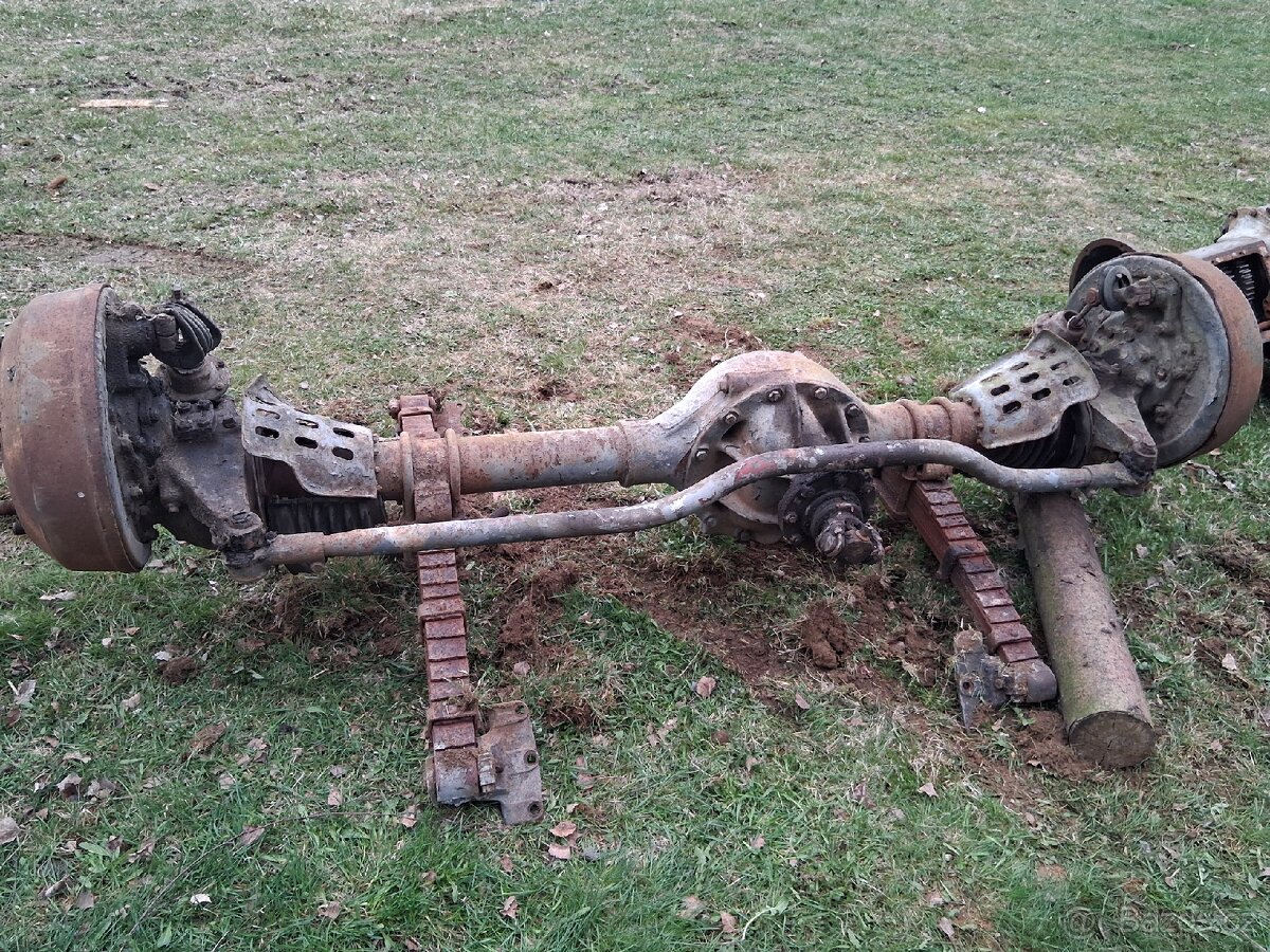 Praga v3s přední nápravy - 2
