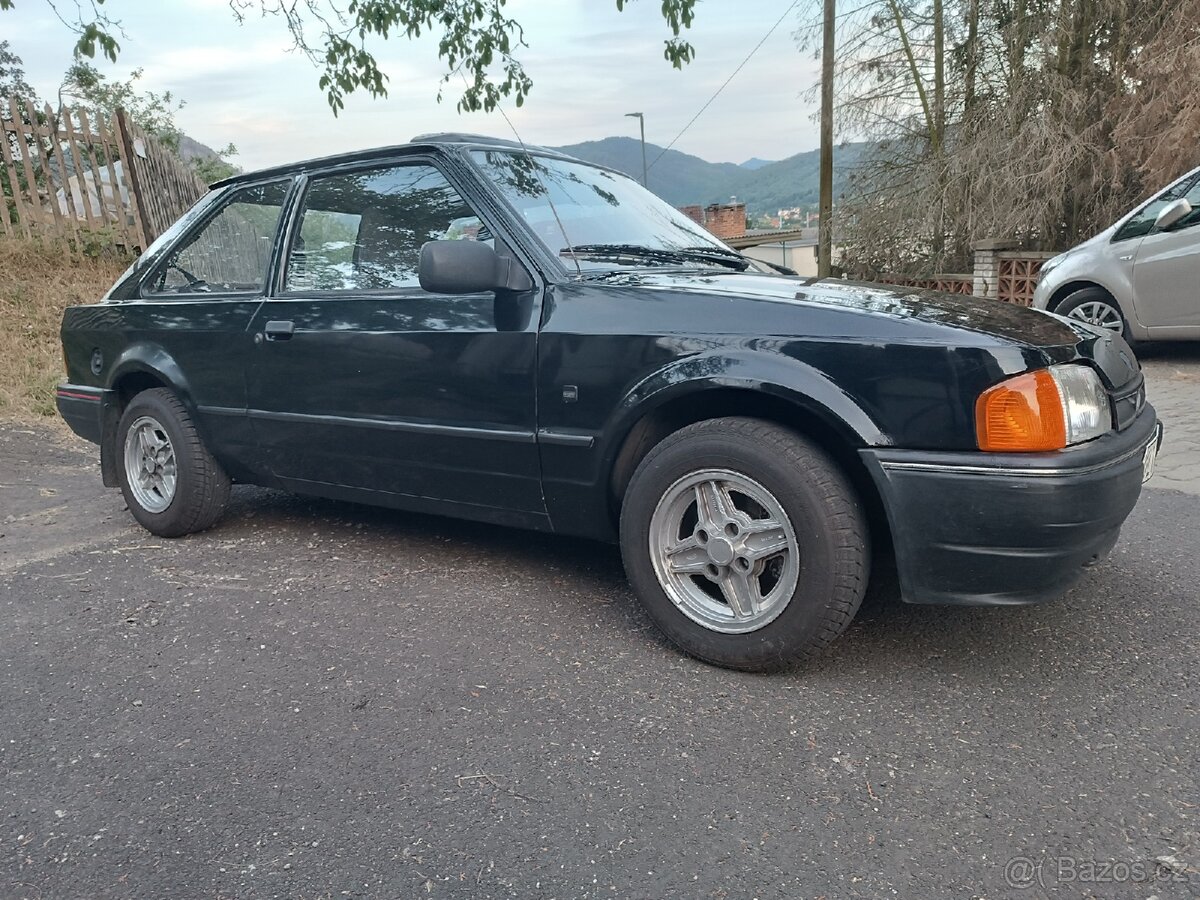 Ford escort - 2