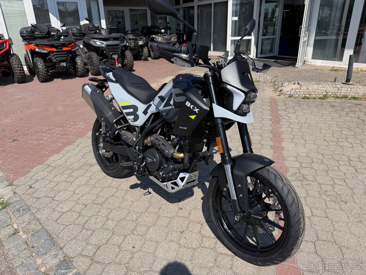 Benelli BKX 300 - 2