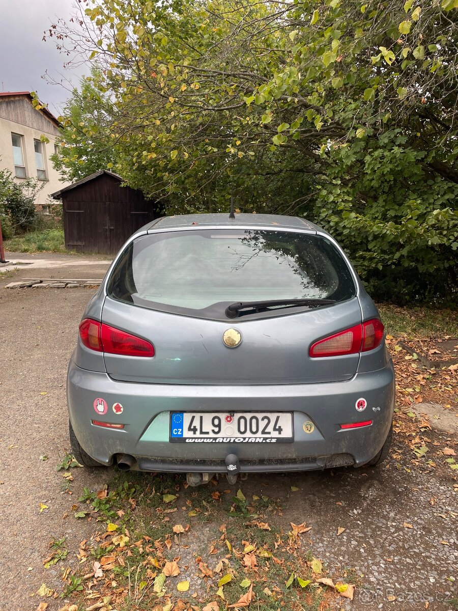 Alfa Romeo 147 - 2