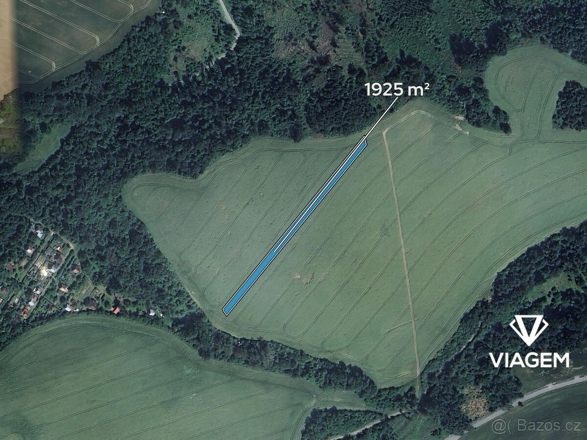 Pole 1 925 m² - 2