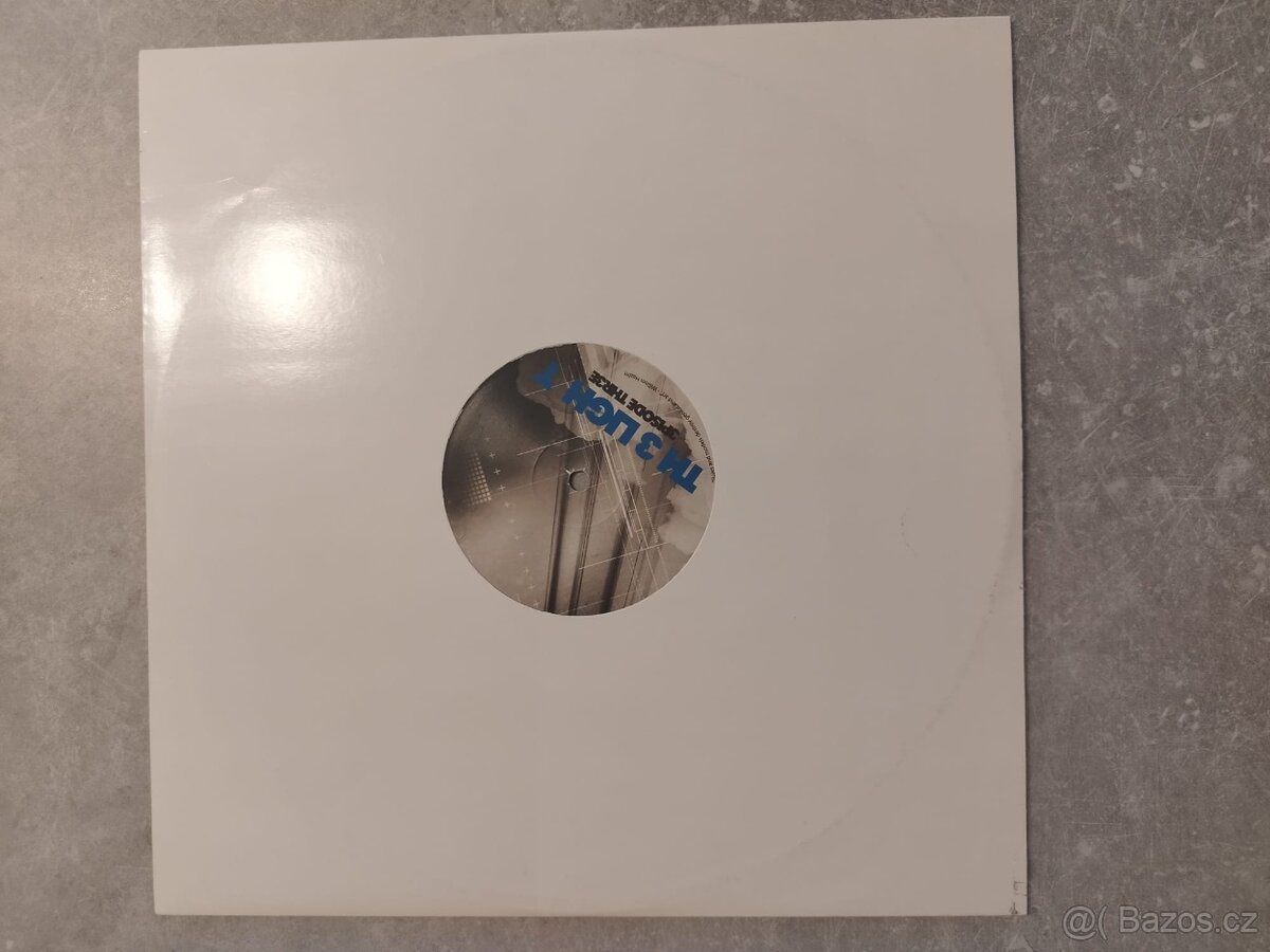 A. Paul vs Industrialyzer - The Light Episode Three (Techno) - 2