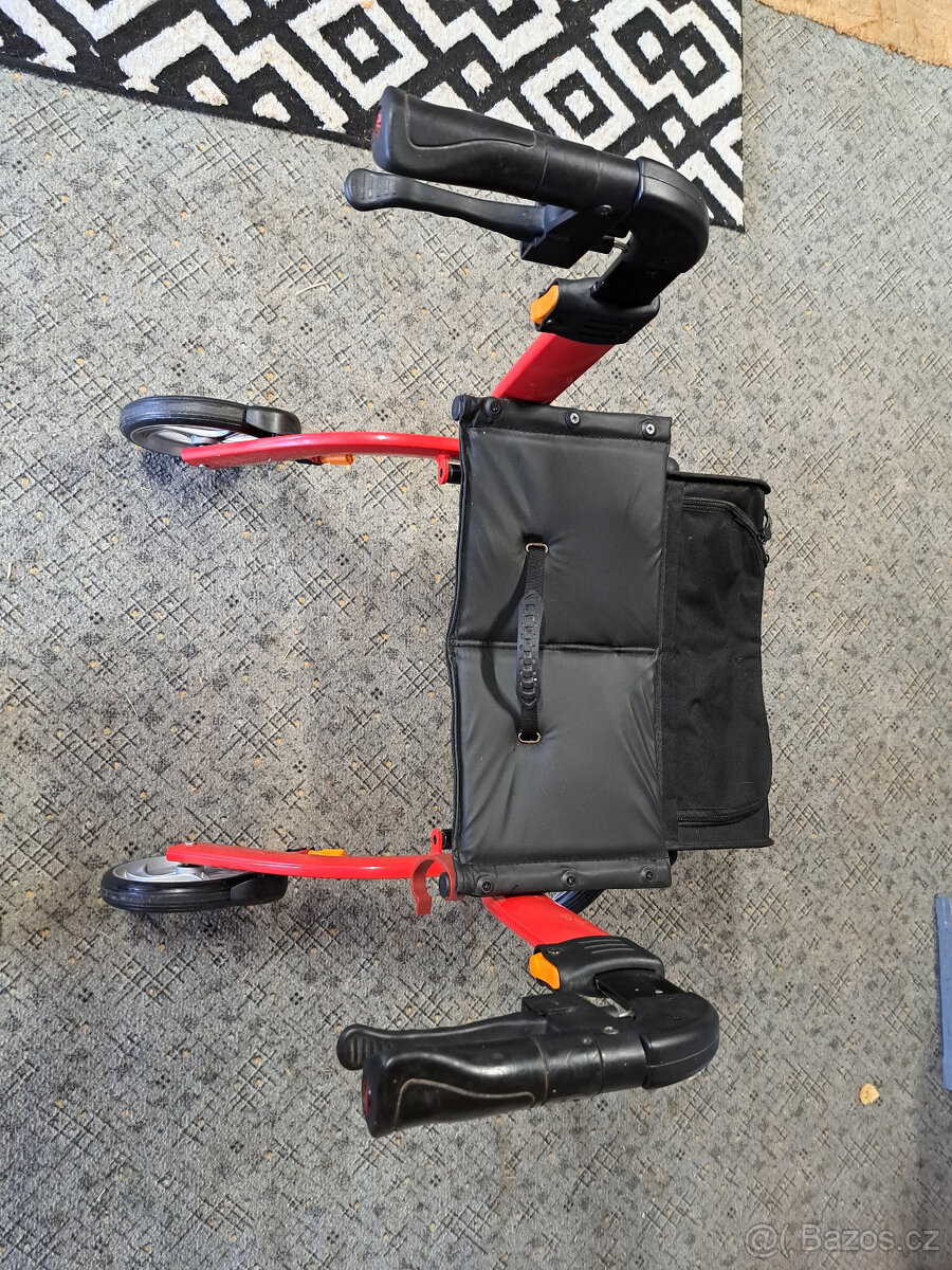 Čtyřkolové chodítko - 2