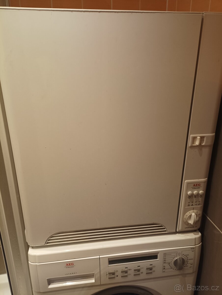 Starší pračka a sušička - 2