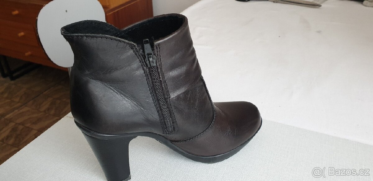 Dámské boty Lasocki vel.39 - 2