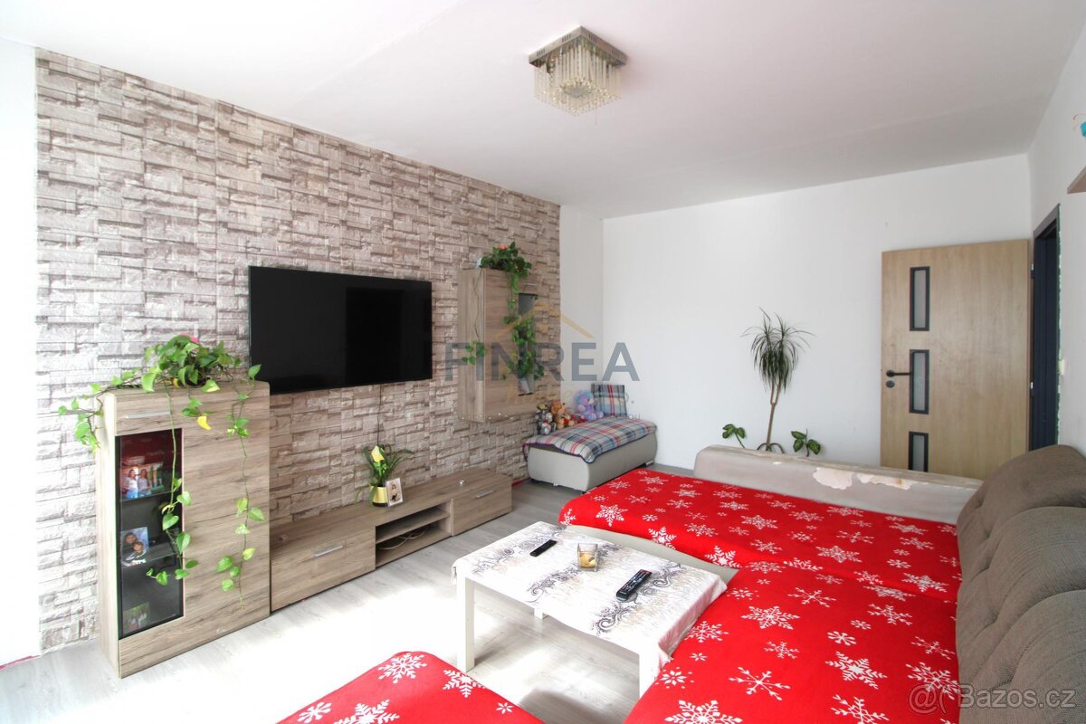 PRÁVĚ ZLEVNĚNO Prodej bytu 4+1 99 m2 Karla Čapka, Krupka - 2