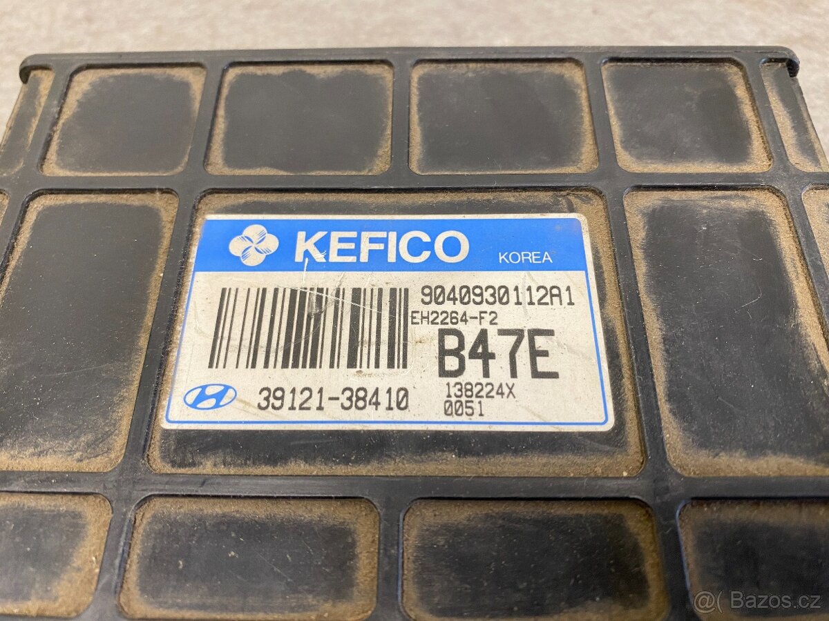 HYUNDAI SANTE FE I 2.4 107KW 00-06 - ŘJ MOTORU 39121-38410 - 2