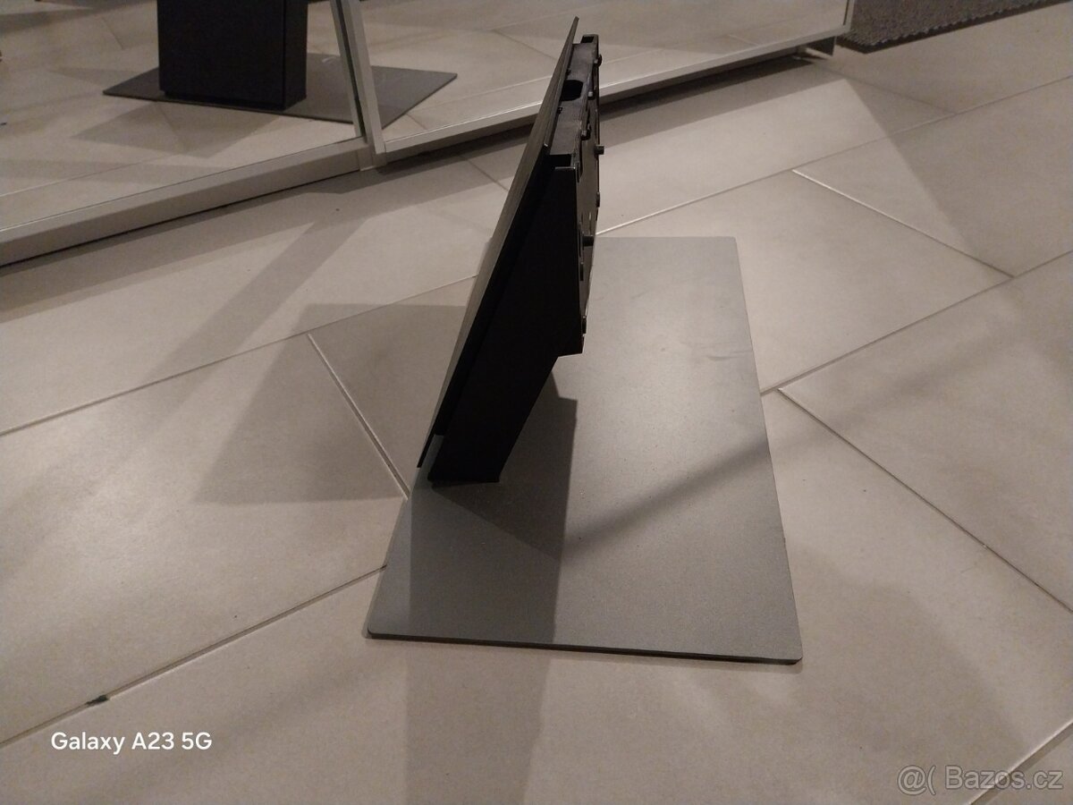 stojan na televizi - 2