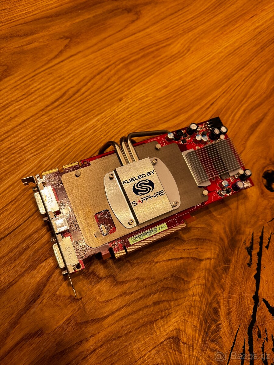 Sapphire Radeon HD 3850 Ultimate Edition - 2