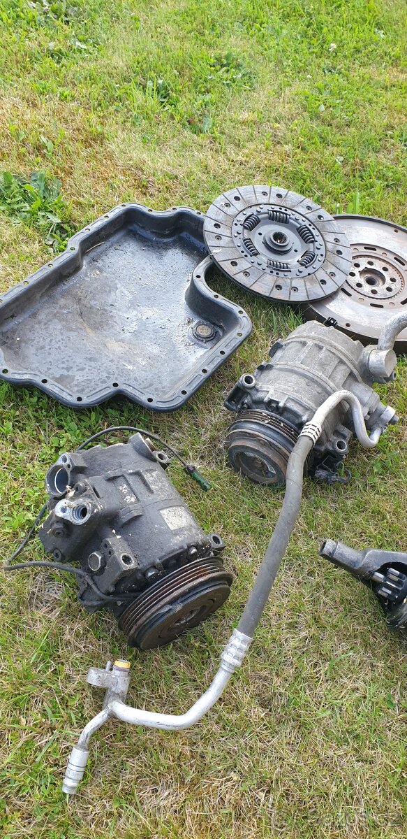 Náhradní díly AUDI A6 2.5 V6 110kW motor AFB - 2