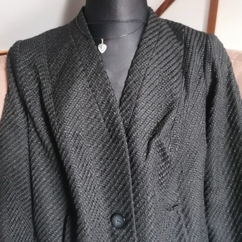 Krásný černý krátký kabátek vel.40-44 - 2