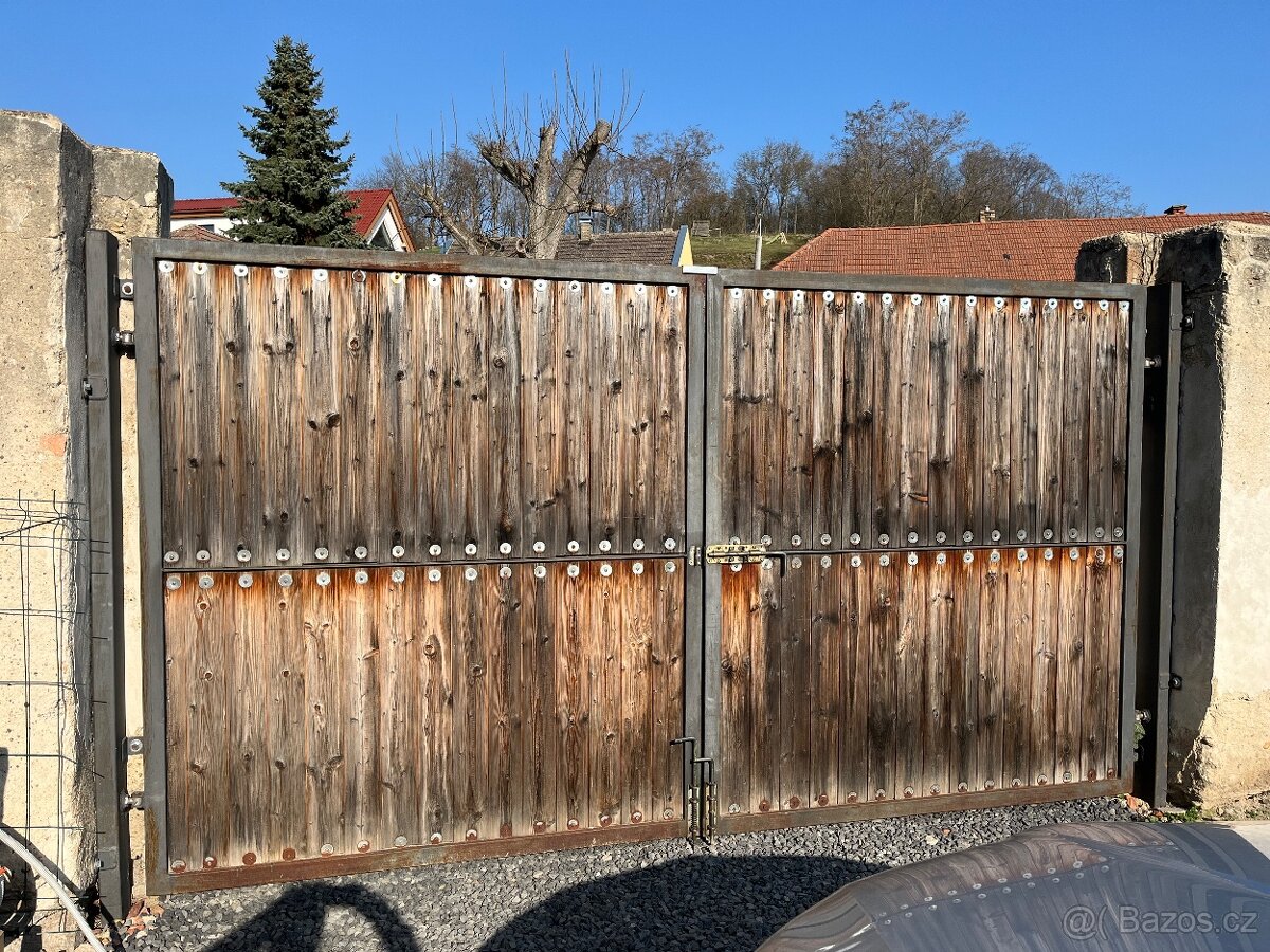 Dvoukřídlá brána - 2