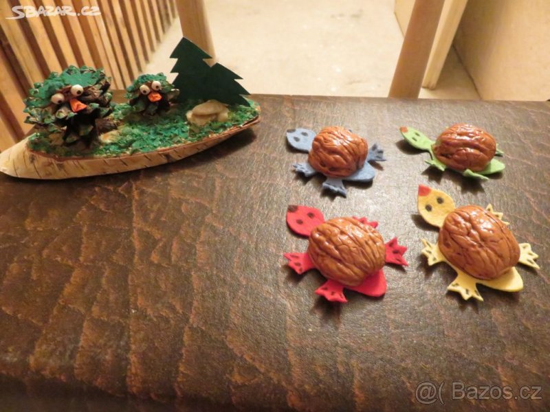 2 jehelníčky + dekorace ze šišek - 2