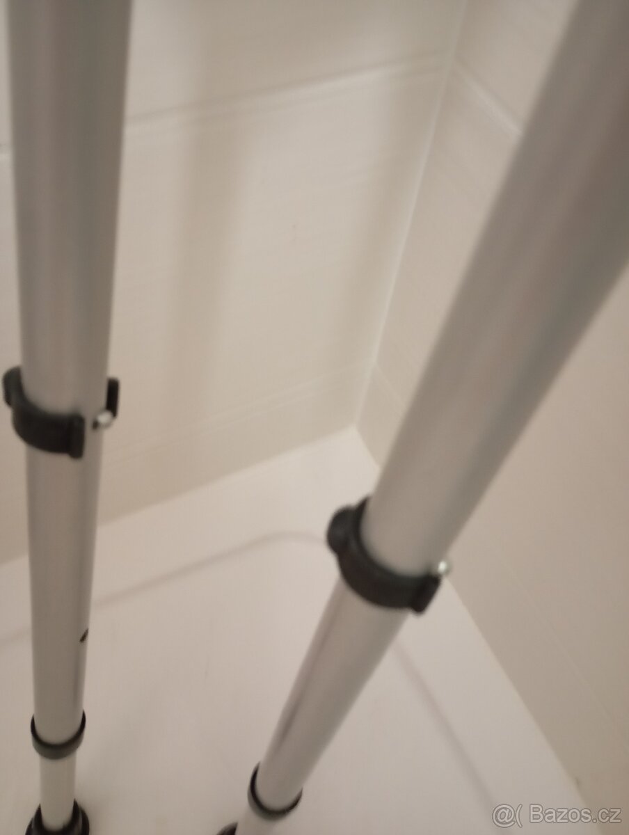 berle,nová žehlička,stojan na pečení baget-nový - 2