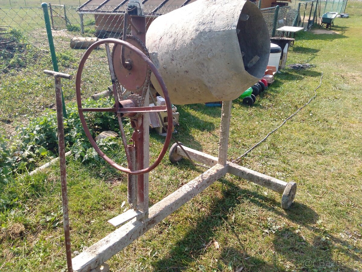 Prodáme míchačku - 2