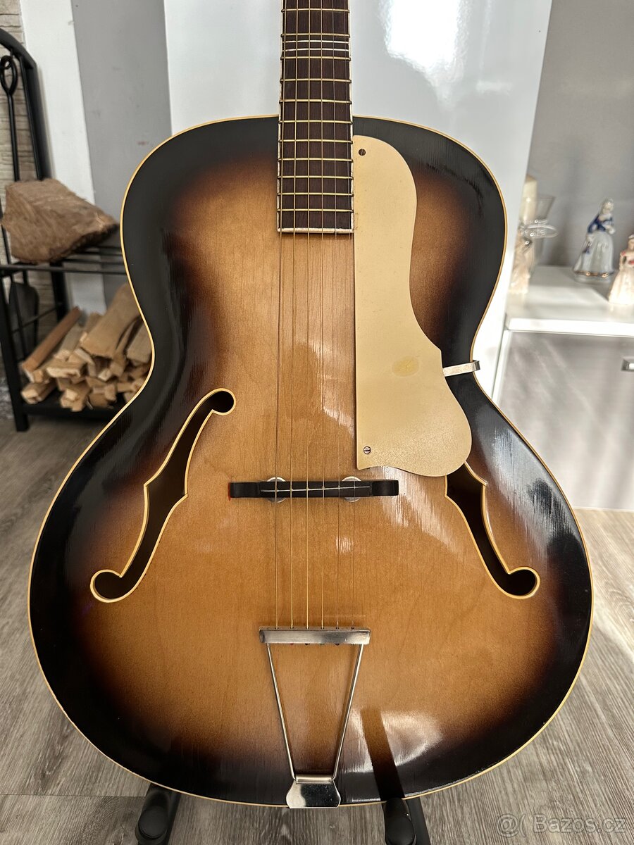 Kytara Gibson - 2