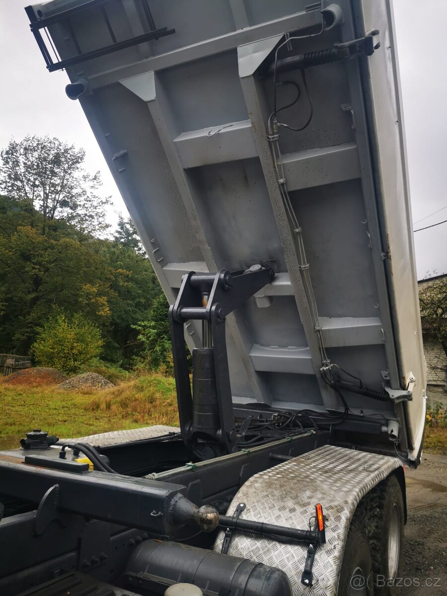 Sklapieč Renault Lander. - 2