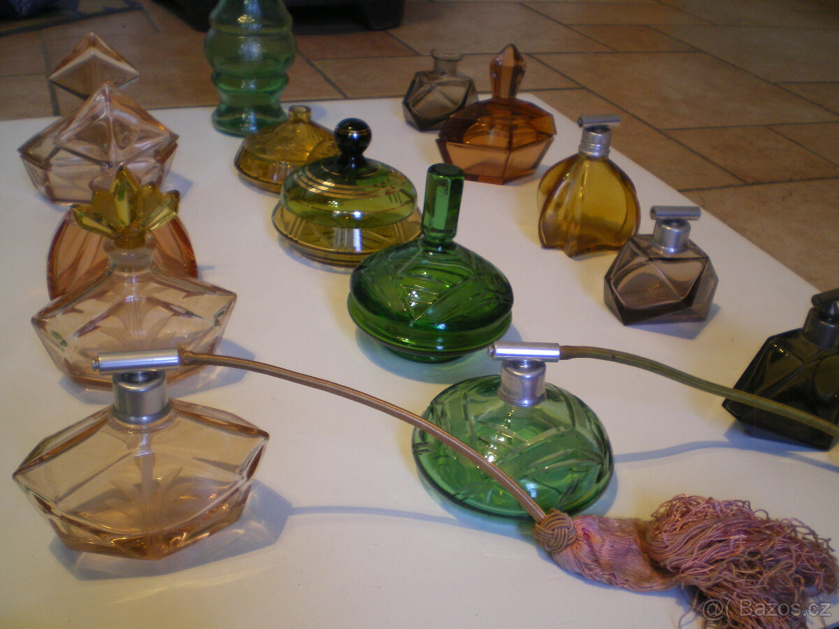 Starožitné flakony na voňavky - sbírka 24 kusů - 2