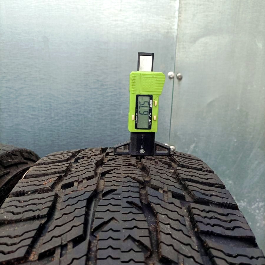 15" C PNEU – 215/70/R15 C – ZIMNÍ - NOKIAN Pneumatika: 215 - 2