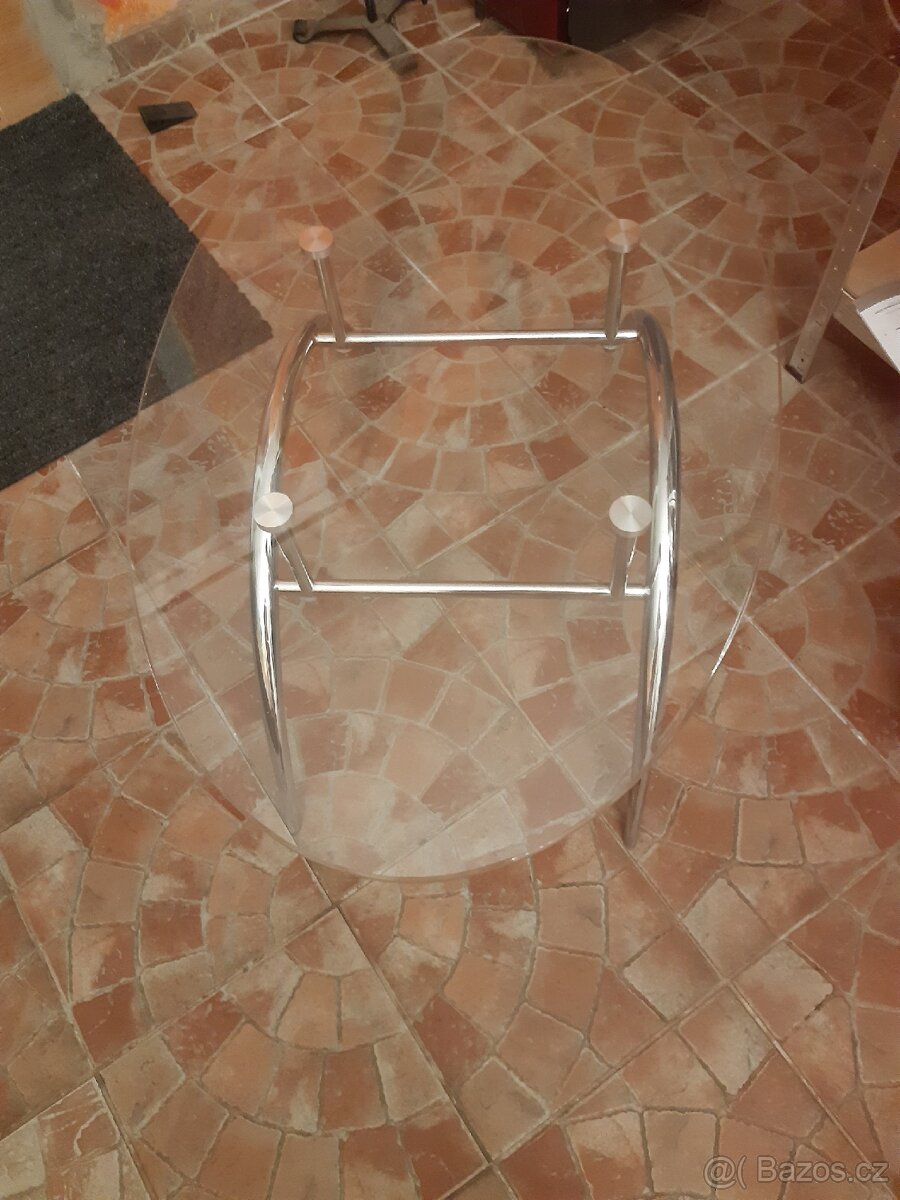 Skleněný konferenční stolek - 2