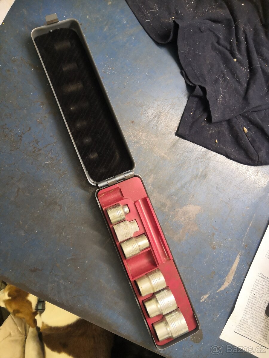 P:nekompletní gola tona - 2