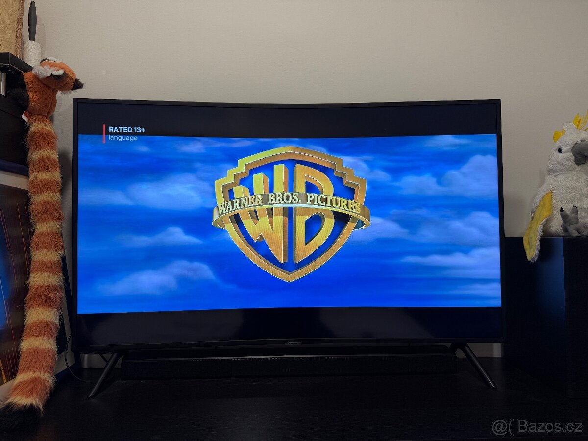 Prohnutá 49" TV Samsung UE49RU7372 - 2