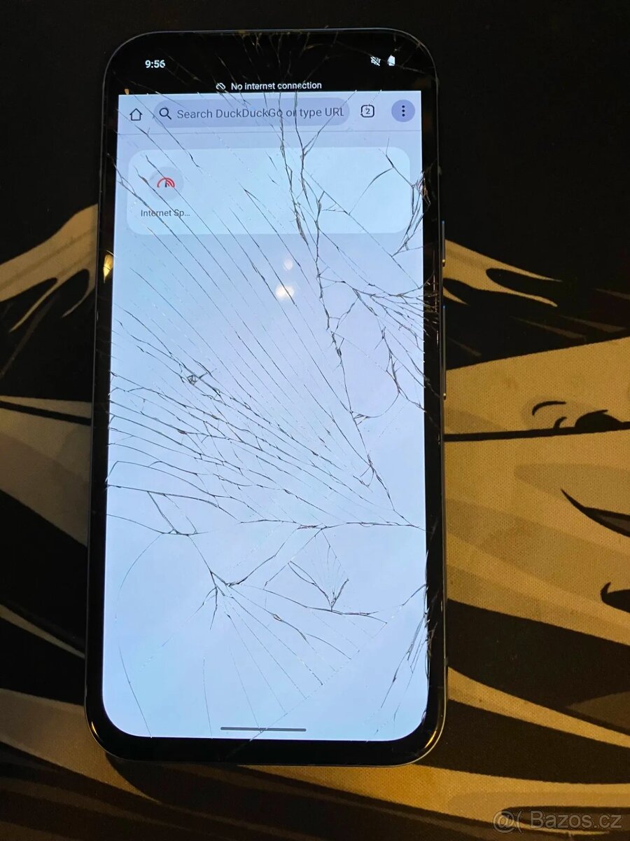 Google Pixel 8a, prasklé sklo, v záruce - 2