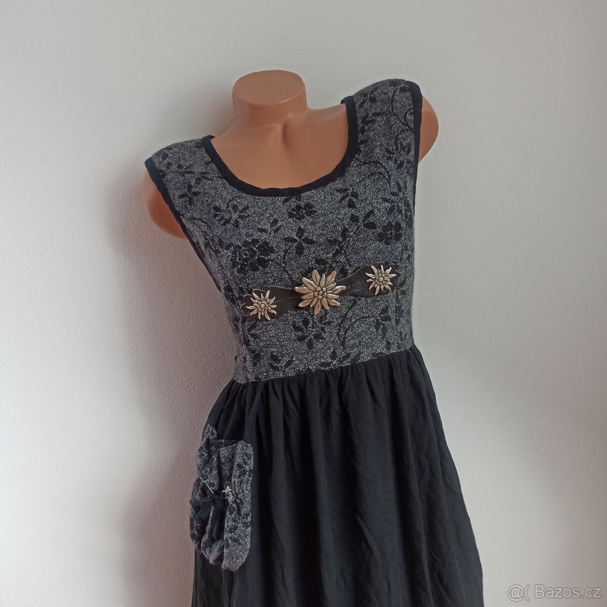 dámské bavorské šaty eur 42 Karin S TOP STAV - 2