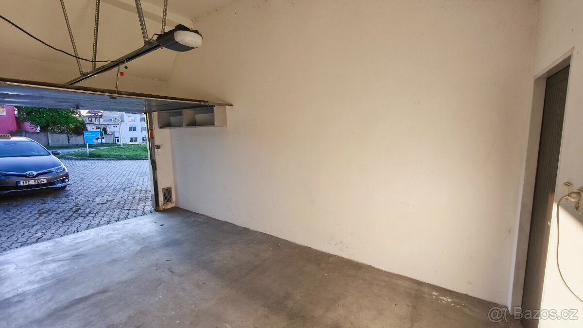 Pronájem garáže v centru Hodonína - 2