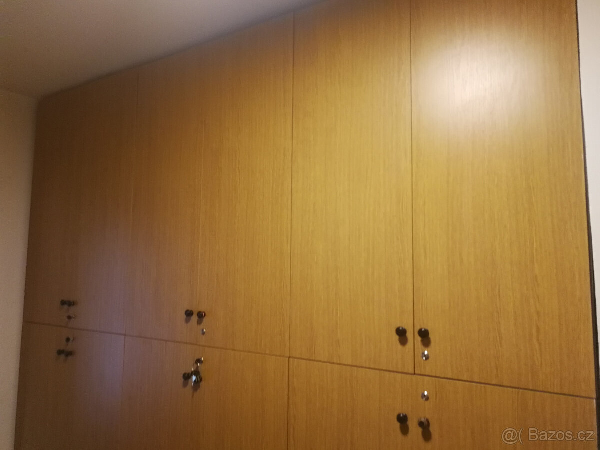 Vestavěná skříň - 2