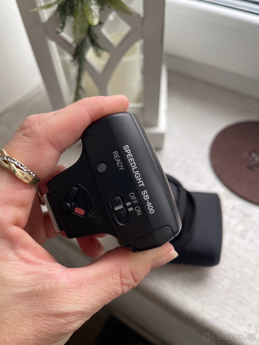 Speedlight SB-400 - 2