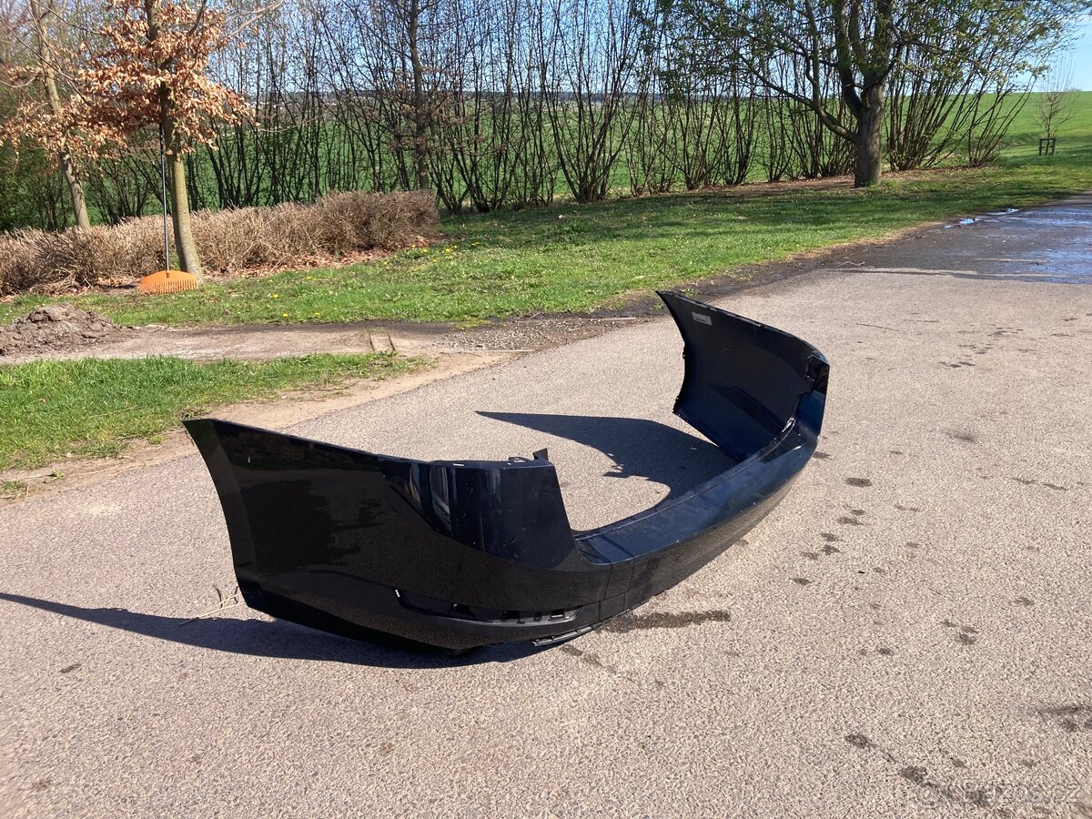 Zadní nárazník Škoda Superb III combi - 2