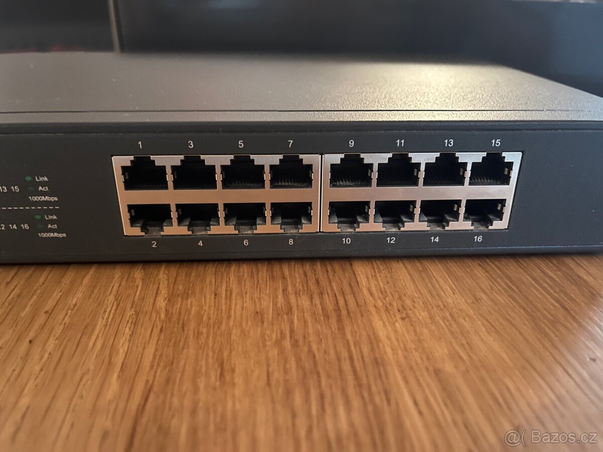TP-Link TL-SG1016D Switch - 2