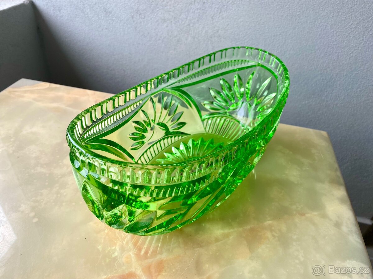 Zelená Skleněná Mísa Na Stůl - 2