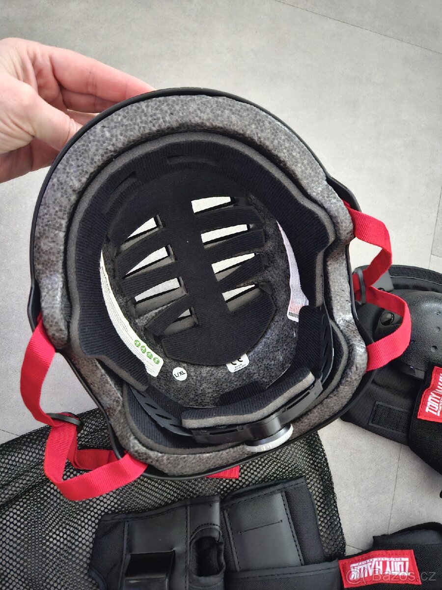 Helma na koloběžku / brusle + chrániče - 2