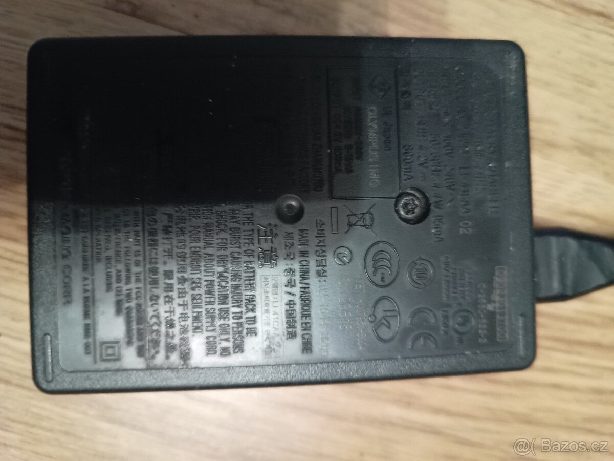 Prodám nabijecku olympus - 2